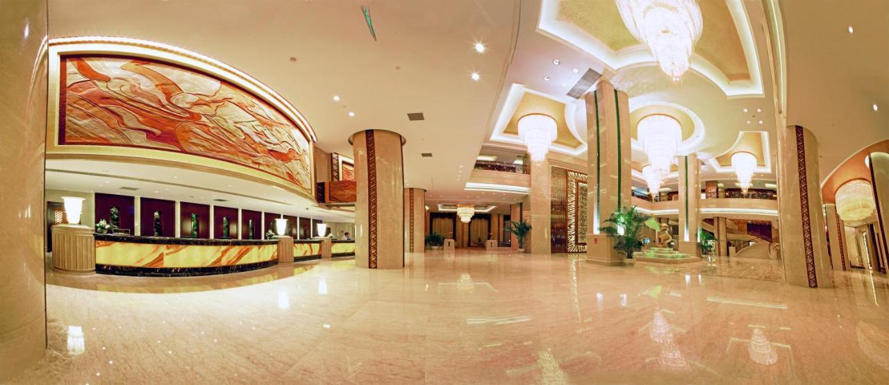 Howard Johnson Tropical Garden Plaza Kunming Hotel Exterior foto